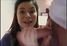 Миранда косгроув мастурбира видео! лажни видео - ексклузивни ексклузивне Миранда