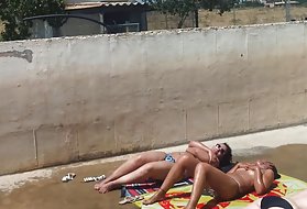 Видео порно руских девојака, сперма три ухвати сунчање у топлесу
